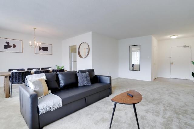 Style & Comfort in a stylish condo @Crystal City