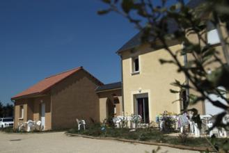 Colorful home in a castle-rich setting in Périgord