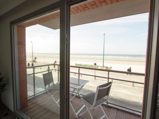 Beachside apartment close to De Panne