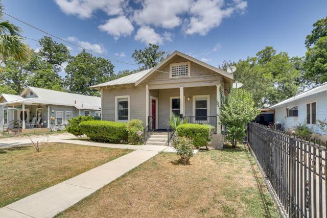 Charming San Antonio Home 5 Mi to Downtown!