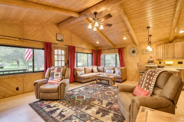 Creekside Ten Sleep Vacation Rental and Deck and Grill