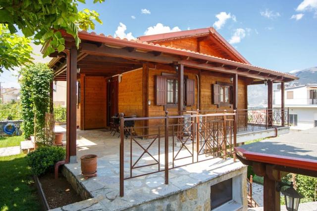 WOODEN HOUSE IN IOANNINA