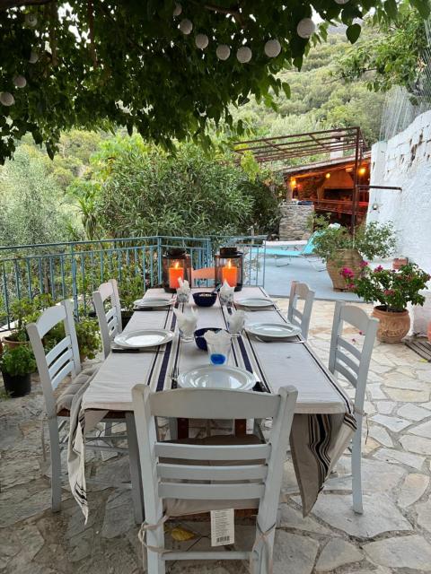 Maison charme avec piscine privée, près de la mer à Sappounakeika, Tyros