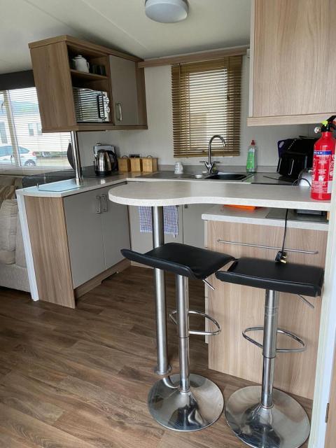 3 bedroom 2 bathroom prestige caravan PRESTHAVEN SANDS