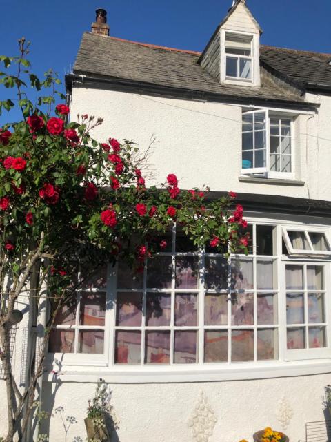 Fishermens cottage with secret garden