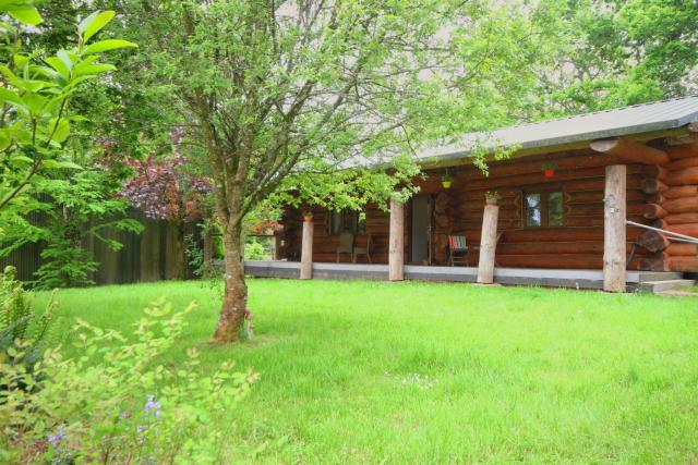 Log Cabin, Easter Hall Park