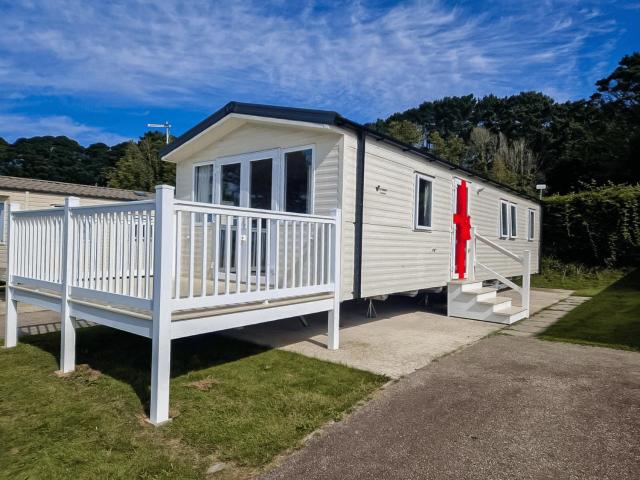 Dog Friendly 8 Berth Static Caravan Newquay