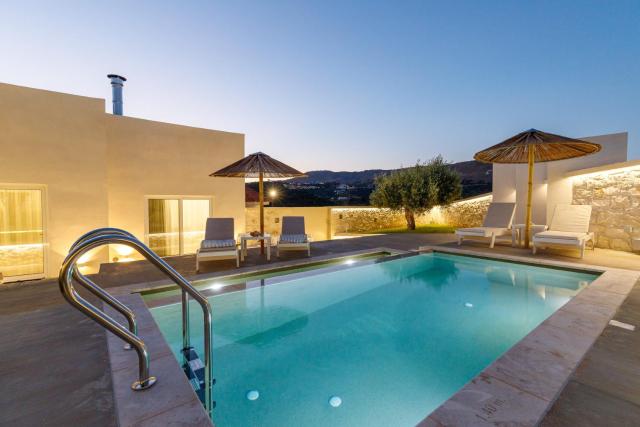 Georgioupoli Villa with heated private pool and BBQ