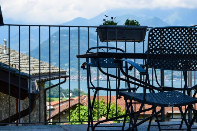 Il Fienile - Ancient Molino Maufet Watermill - Lake Como View Terrace