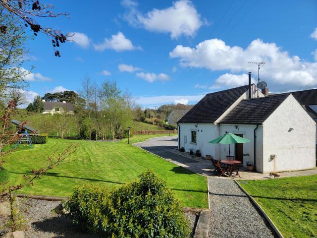 Bluebell Cottage - with hottub