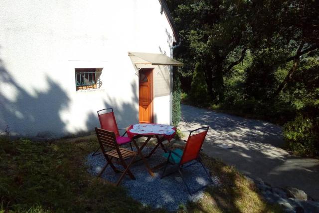 Duplex at the foothills of the Pyrenees