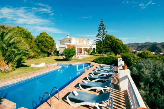 Gran villa con vistas al mar y piscina privada