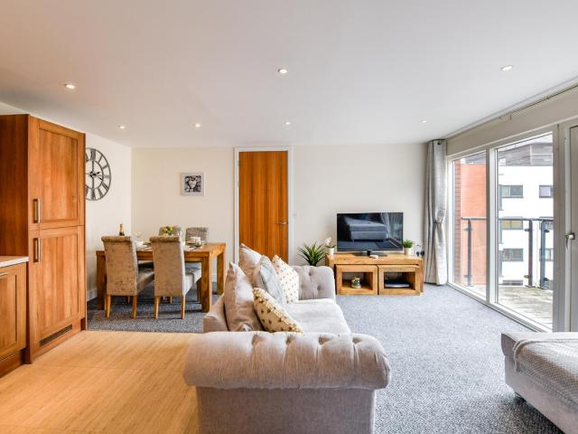 Swansea Marina - Sleeps 4 - Underground parking