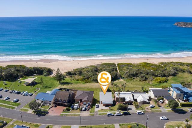 Paradise on Jones Beach Kiama - Beachfront unit with direct beach access & views