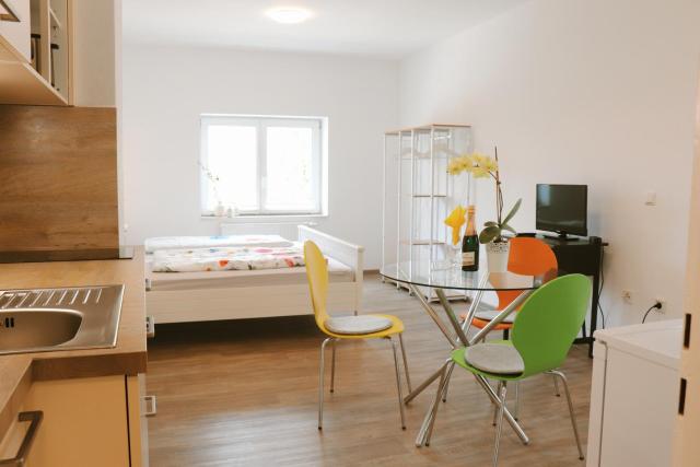 Helles Apartment für 1-2 Pers. mit Parkplatz und WiFi