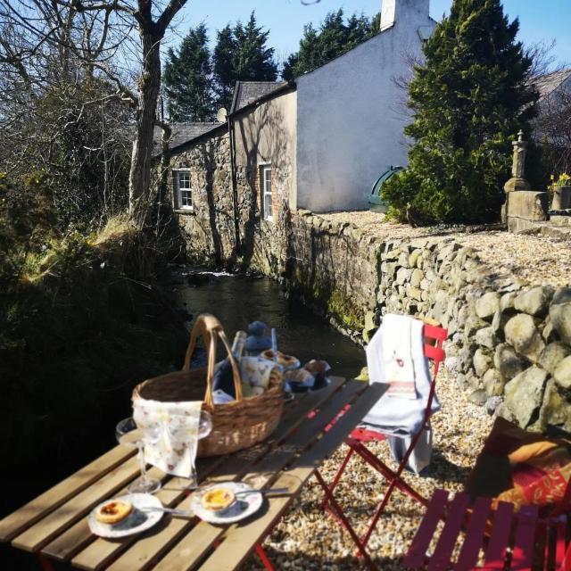 Riverside Cottage at Logwood Mill