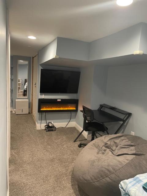 Downtown Suite - Close to Topgolf, Horseshoe Casino, UM Baltimore