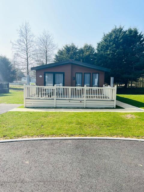 Hawthorne Villa with Hot Tub