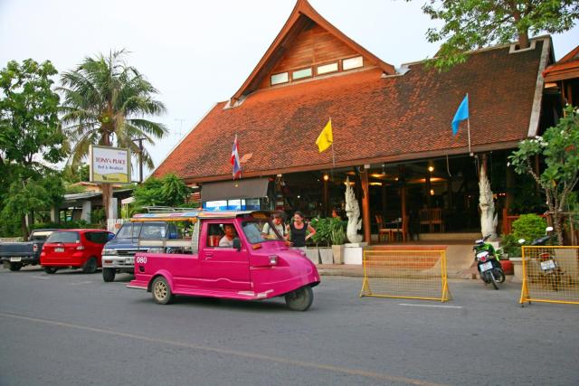 Tony's Place Ayutthaya