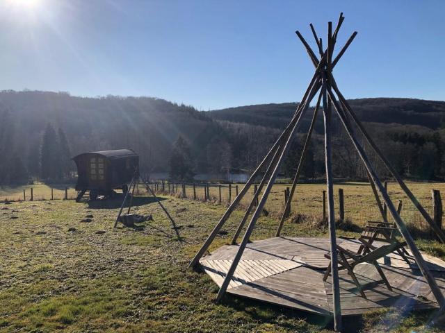 Les roulottes de cirque Les Settons