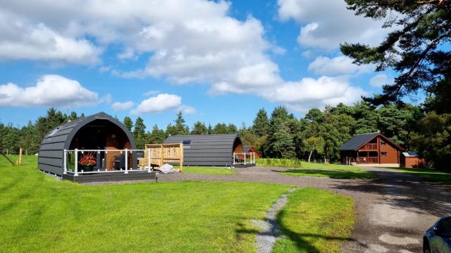 Robins Nest Glamping Pod with Hot Tub