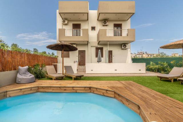 Cozy House with Pool near Beach