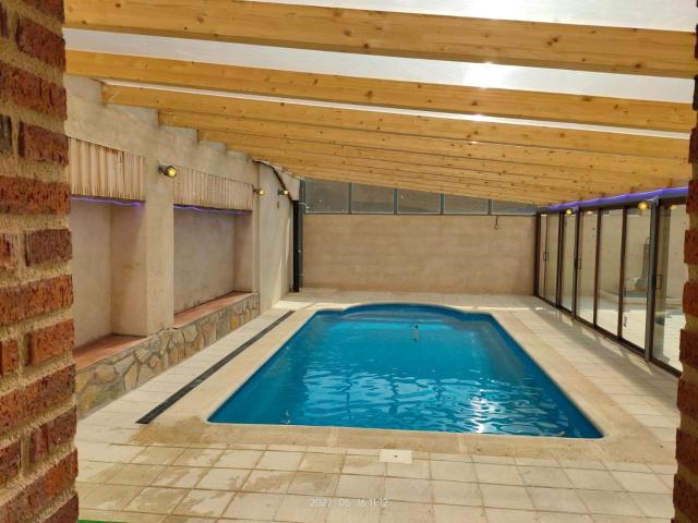 Casa Rural Baños del Rey con piscina climatizada