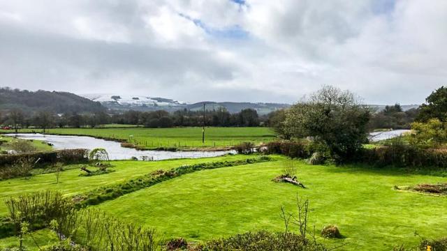 Riverside Chalet in heart of Lampeter, West Wales