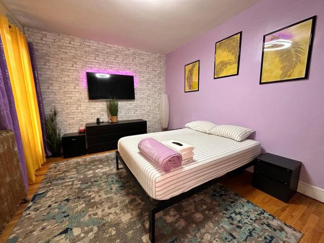 King size room in Manhattan Central Harlem