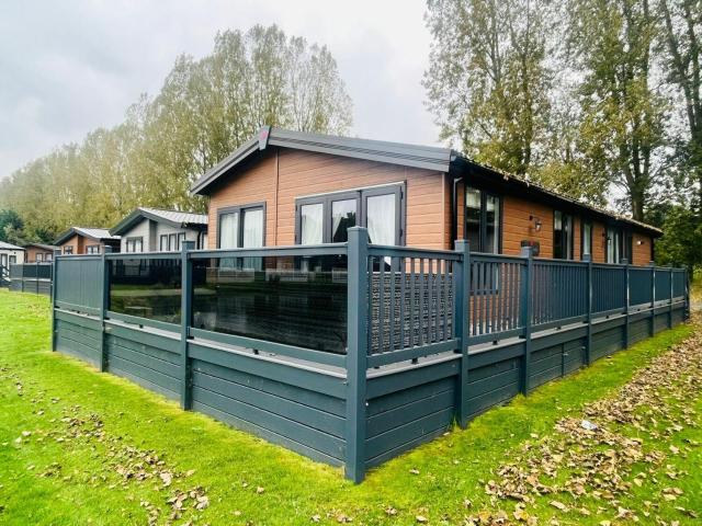 Fountain View Lodge with Hot Tub