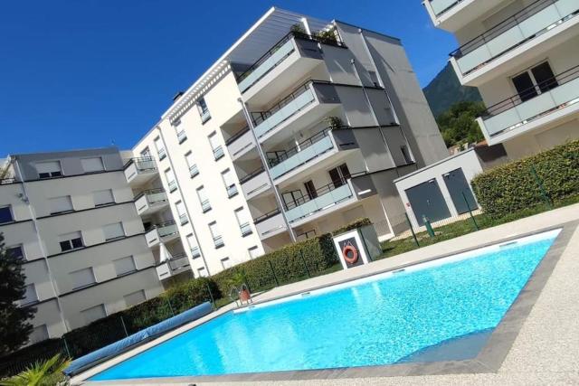 Superbe appartement en résidence avec piscine.