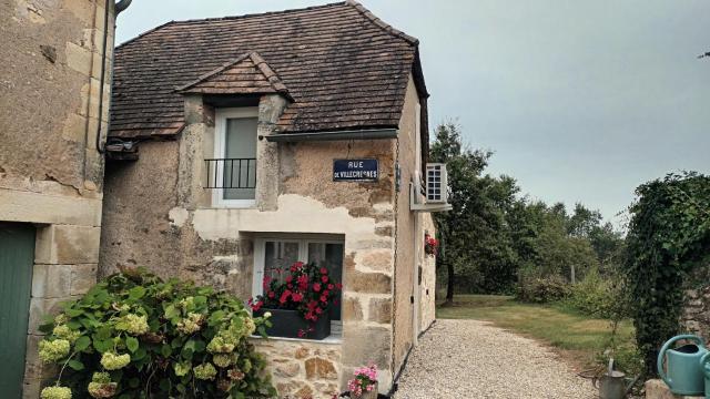 Gîte la Tanière classé 3 étoiles avec terrasse et piscine