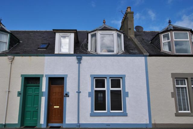 The Beacon- coastal home in St Monans