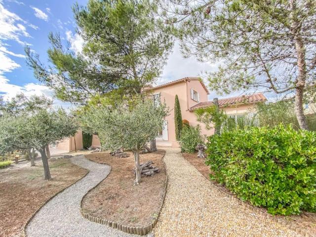 Anduze Gîte Les Pins au "Petit Clos des Cigales"