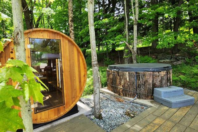 NEW! Hurleyville Upstate NY - your Catskills getaway with hot tub, sauna and firepit!