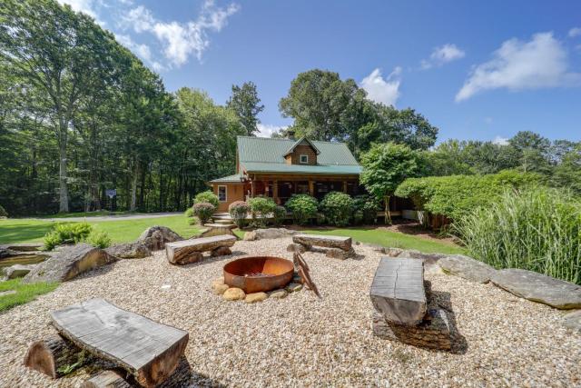 Banner Elk Home with Fire Pit - Near Beech Mountain!