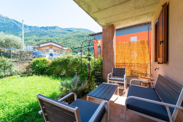 Cozy Apartment with Garden in Laghetto by Wonderful Italy