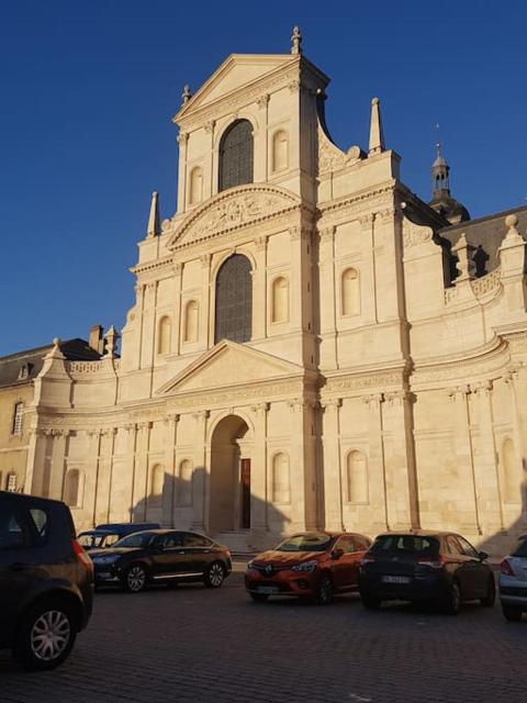 LA MAISON POURRIE