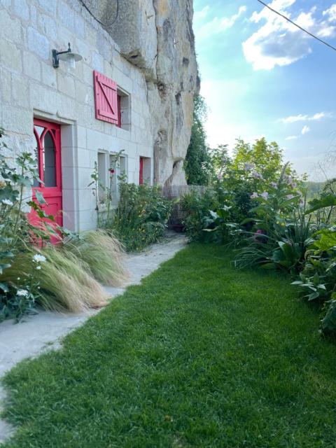 Gite des Perreyeurs - maison troglodyte avec vue sur Loire