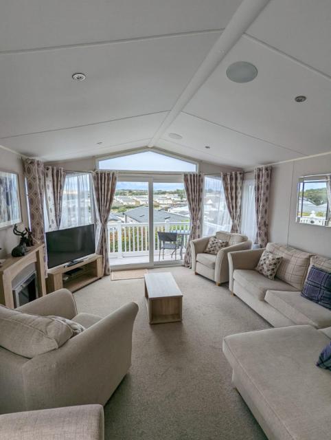 BEAUTIFUL LUXURY Caravan HAVEN LITTLESEA STUNNING VIEWS Sleeps 6