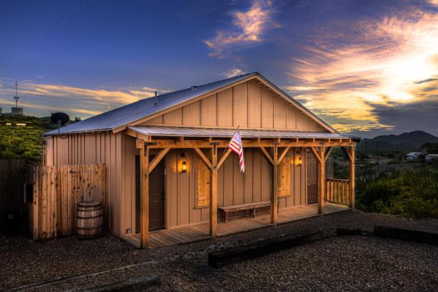 Miners Cabins #1 - Two Double Beds and Private Balcony