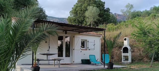 Charmante maisonnette situé au calme proche d'Ajaccio.