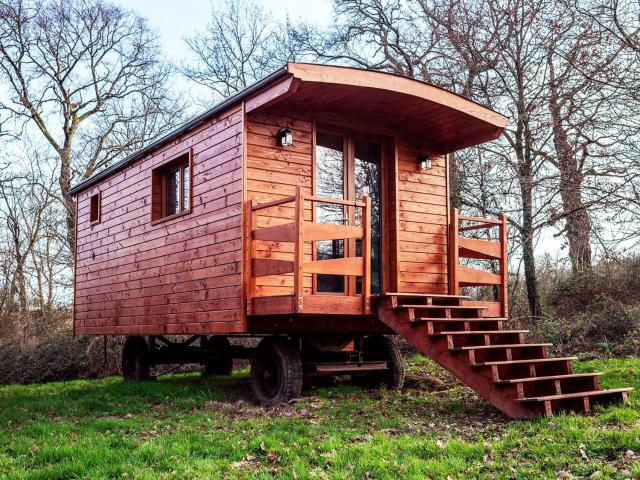 Évasion romantique en roulotte autonome avec confort moderne en pleine nature - FR-1-591-552