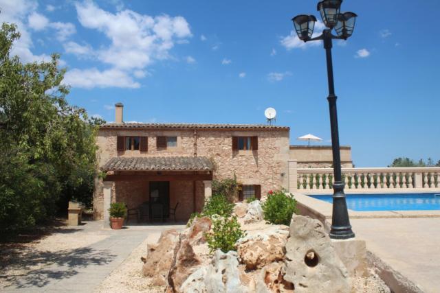 Es Lladoner Villa