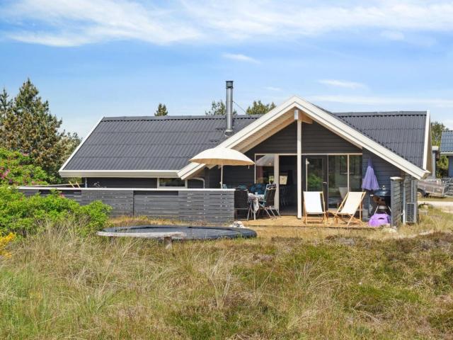 Holiday Home Myrte - 900m from the sea in NW Jutland by Interhome