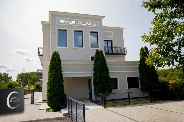 RIVER PLACE