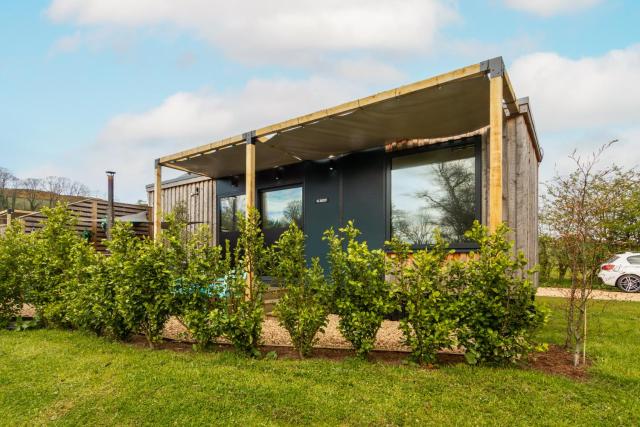 The Reef - Unique Hot Tub Cabin in Millport