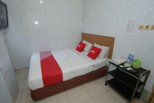 OYO 92677 Hotel Bintaro