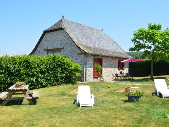 Maison de Charme entre Monts du Cantal et Vallée du Lot - Jardin, Internet, Animaux Acceptés - FR-1-742-127