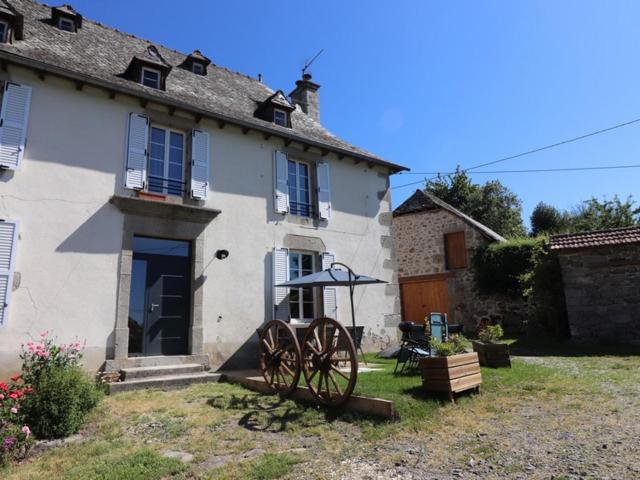 Gîte charmant avec cheminée, jardin, terrasse, wifi, près des gorges de la Truyère et villages médiévaux - FR-1-742-159